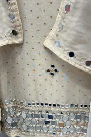 Pure tissue unstitched suit with appealing mirror work