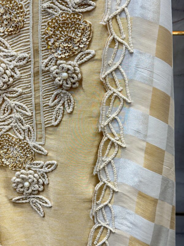 Pure tissue unstitched pattern with unique hand work. - Image 3